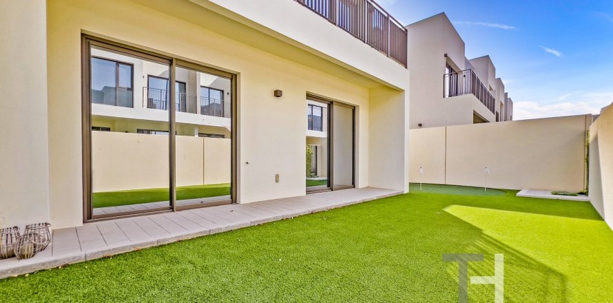 Townhouse in Dubai South (Dubai World Central), Dubai 4 bedrooms, 246 sq.m. № 13624