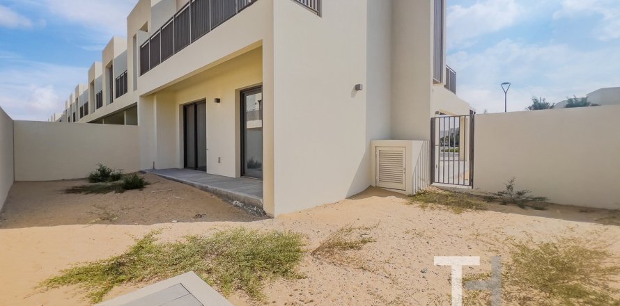 Таунхаус в Dubai South (Dubai World Central), Дубай, 4 спальни, 237м², № 13623