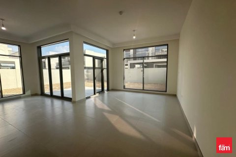 Villa in Dubai 4 bedrooms, 392 sq.m. № 70685 - photo 3