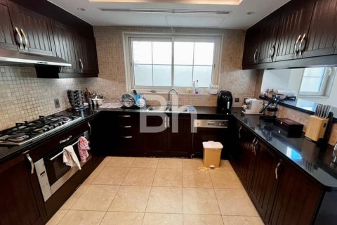 Villa en Jumeirah Park, Dubai, 3 dormitorios, 337 m², № 22995 - foto 11