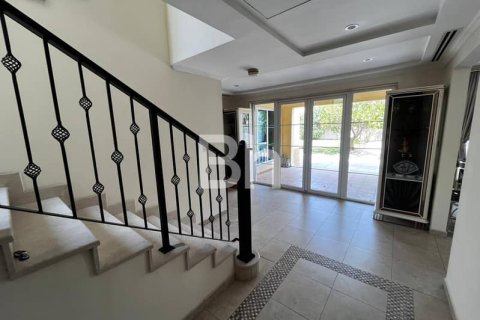 Villa en Jumeirah Park, Dubai, 3 dormitorios, 337 m², № 22995 - foto 2