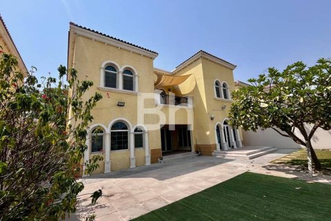 Villa en Jumeirah Park, Dubai, 3 dormitorios, 337 m², № 22995 - foto 1