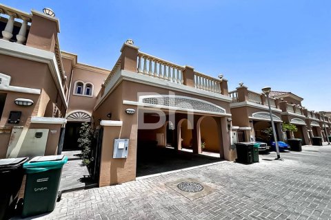 Maison de ville à Jumeirah Village Triangle, Dubai, 2 chambres, 240 m², № 22970 - photo 1