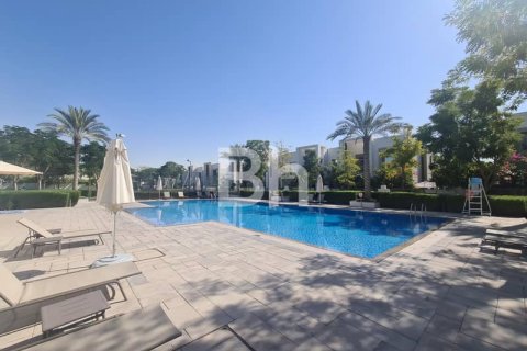 Снять в аренду таунхаус в Arabian Ranches 2, Дубай: 3 спальни, 204м², № 22971 - фото 8