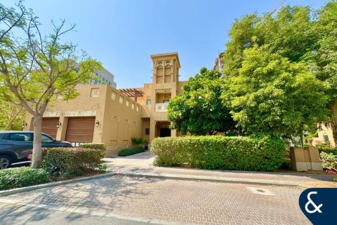 Villa à North Village, Al Furjan, Dubai, 3 chambres, 357 m², № 74771 - photo 1