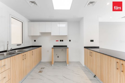 Adosado en Dubai, 2 dormitorios, 96.2 m², № 42981 - foto 7