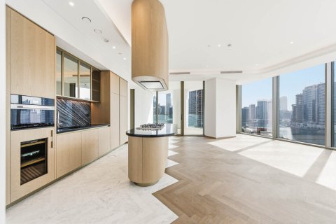Apartment in Business Bay, Dubai 2 bedrooms, 187.66 sq.m. № 130161 - photo 16