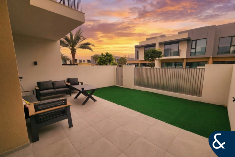 Villa in The Valley, Dubai 3 bedrooms, 174 sq.m. № 98710 - photo 2