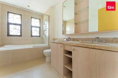 Townhouse in Reem, Dubai 3 bedrooms, 269.5 sq.m. № 59160 - photo 9