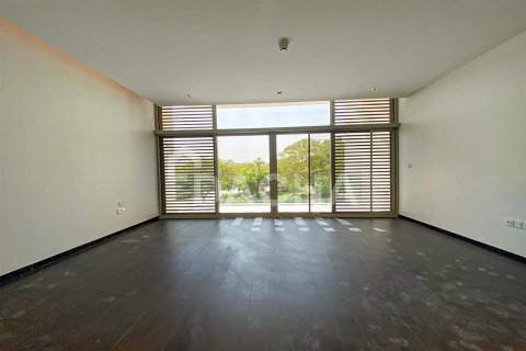 Villa en Dubai, 4 dormitorios, 578.8 m², № 7046 - foto 6