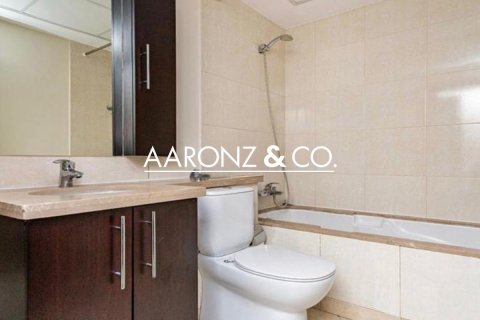 Снять в аренду квартиру в The Views, Дубай: 2 спальни, 145м², № 85370 - фото 9