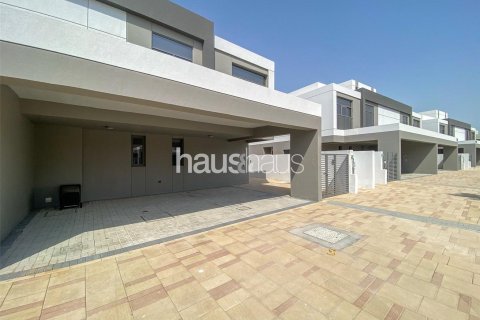Villa in The Pulse, Dubai South (Dubai World Central), Dubai 5 bedrooms, 390 sq.m. № 45187 - photo 1