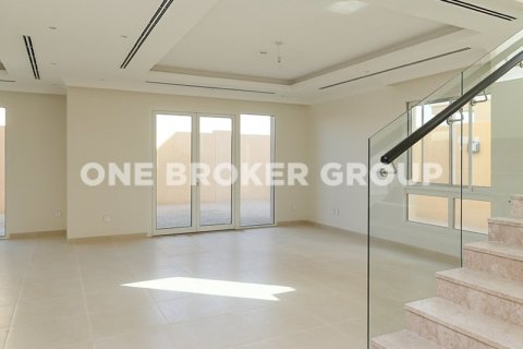 Villa in Al Barsha, Dubai 3 bedrooms, 280.1 sq.m. № 210 - photo 6
