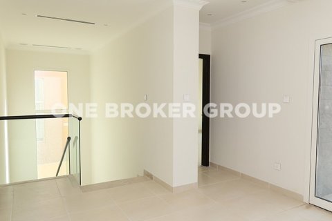 Villa in Al Barsha, Dubai 3 bedrooms, 280.1 sq.m. № 210 - photo 8