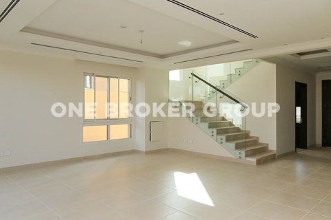 Villa in Al Barsha, Dubai 3 bedrooms, 280.1 sq.m. № 210 - photo 2