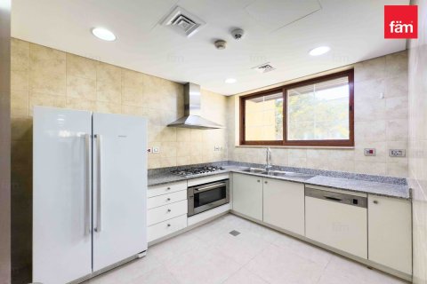 Villa in Jumeirah Islands, Dubai 5 bedrooms, 1293.1 sq.m. № 40274 - photo 25