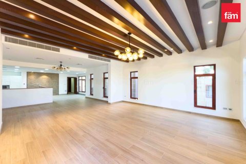 Villa in Jumeirah Islands, Dubai 5 bedrooms, 1293.1 sq.m. № 40274 - photo 5