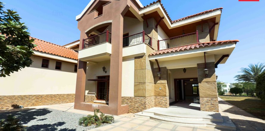 Villa in Jumeirah Islands, Dubai 5 bedrooms, 1293.1 sq.m. № 40274