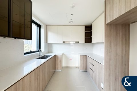 Снять в аренду квартиру в Дубай Хилс Эстейт, Дубай: 3 спальни, 132м², № 79384 - фото 4