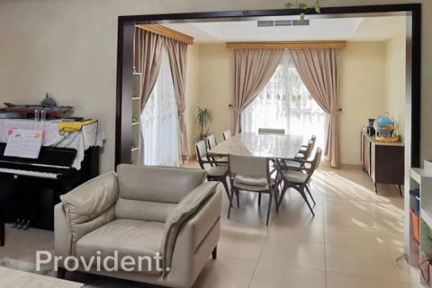 Villa in Dubai Silicon Oasis, Dubai 4 bedrooms № 1975 - photo 1