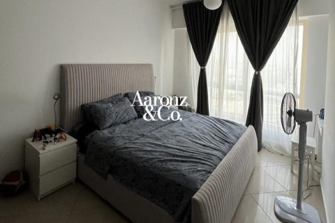 Apartment in Jumeirah Lake Towers, Dubai 2 bedrooms, 101 sq.m. № 110487 - photo 10