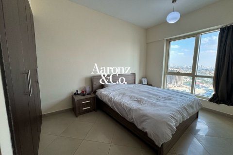 Apartment in Jumeirah Lake Towers, Dubai 2 bedrooms, 101 sq.m. № 110487 - photo 9