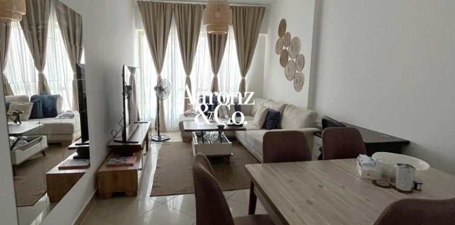 Apartment in Jumeirah Lake Towers, Dubai 2 bedrooms, 101 sq.m. № 110487