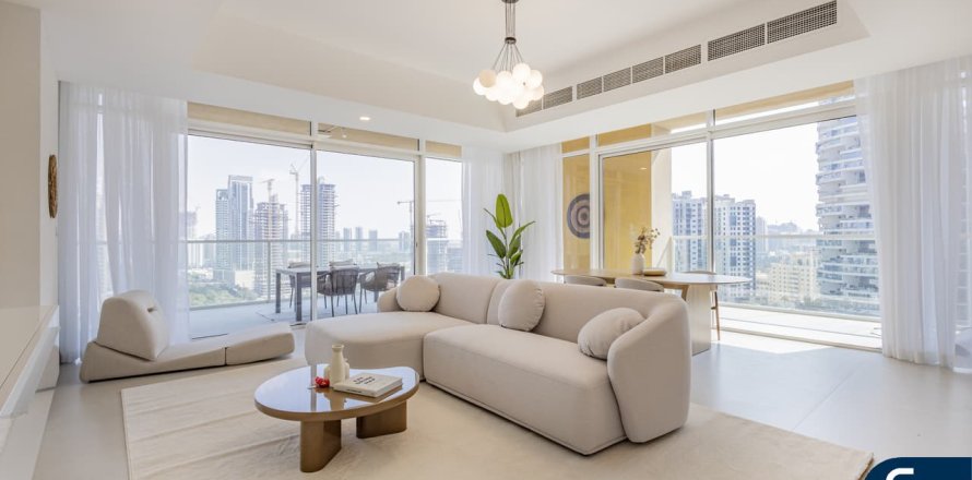 Apartment in Jumeirah Village Circle, Dubai 3 bedrooms, 207 sq.m. № 98554