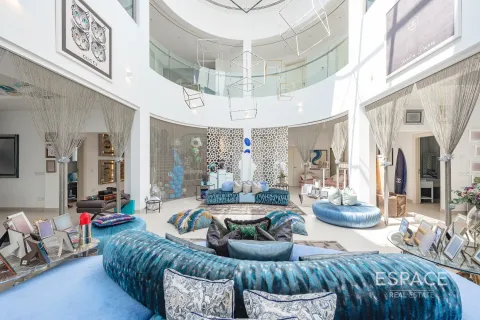 Villa in Palm Jumeirah, Dubai 6 bedrooms, 650 sq.m. № 83881 - photo 3