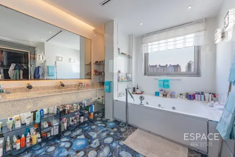 Villa in Palm Jumeirah, Dubai 6 bedrooms, 650 sq.m. № 83881 - photo 11