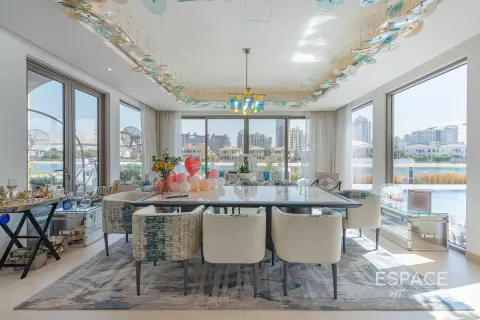 Villa in Palm Jumeirah, Dubai 6 bedrooms, 650 sq.m. № 83881 - photo 7