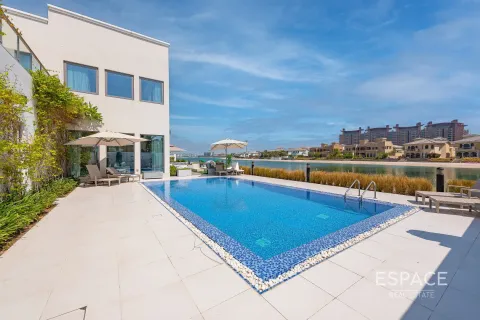 Villa in Palm Jumeirah, Dubai 6 bedrooms, 650 sq.m. № 83881 - photo 18