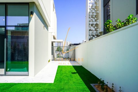 Villa en Murooj Al Furjan, Al Furjan, Dubai, 4 dormitorios, 480 m², № 103169 - foto 16