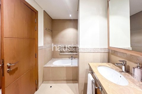 Apartment in Burj Vista, Downtown Dubai (Downtown Burj Dubai), Dubai 2 bedrooms, 133 sq.m. № 44851 - photo 12
