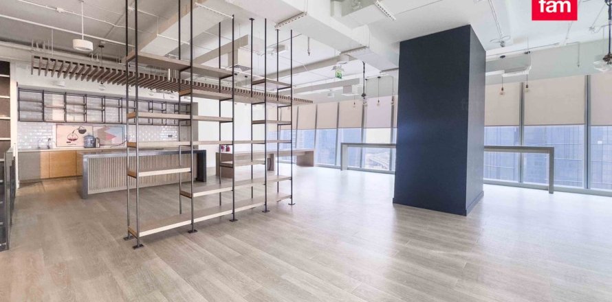 Oficina en Business Bay, Dubai, 3656.2 m², № 11474