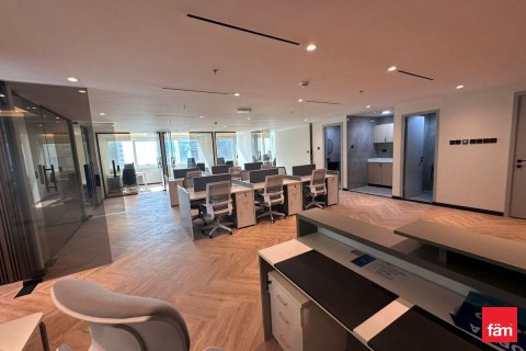 Bureau à Dubai, 163.7 m², № 84898 - photo 3