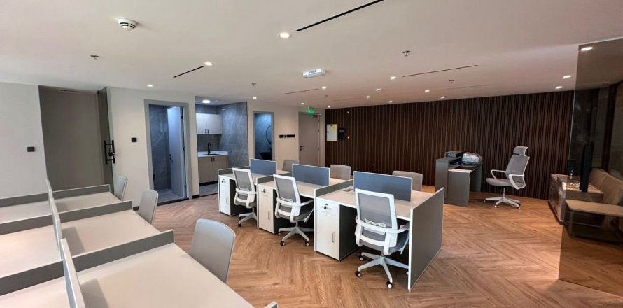 Bureau à Dubai, 163.7 m², № 84898