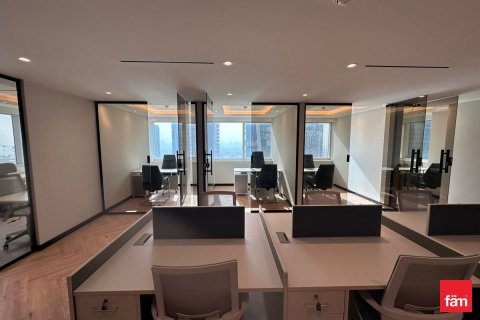 Bureau à Dubai, 163.7 m², № 84898 - photo 2