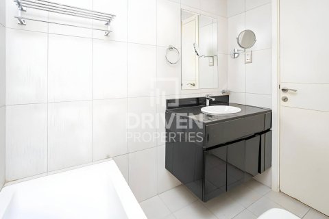 Apartment in Jumeirah Village Circle, Dubai 2 bedrooms, 105 sq.m. № 19638 - photo 13