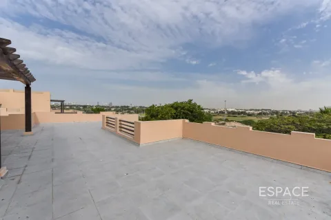 Купить виллу в Арабиан Ранчес, Дубай: 7 спален, 2044м², № 61705 - фото 9