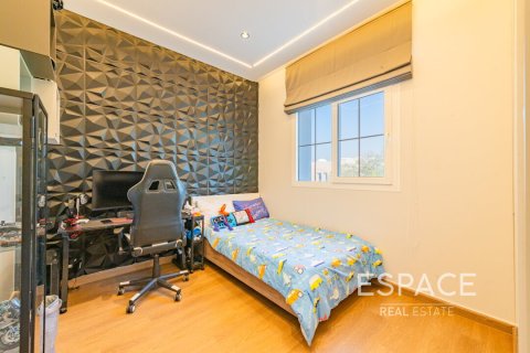 Купить виллу в Арабиан Ранчес, Дубай: 3 спальни, 253м², № 61706 - фото 9