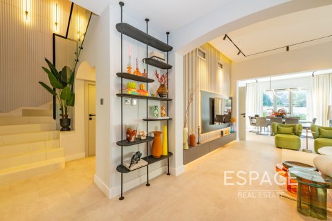 Купить виллу в Арабиан Ранчес, Дубай: 3 спальни, 253м², № 61706 - фото 2