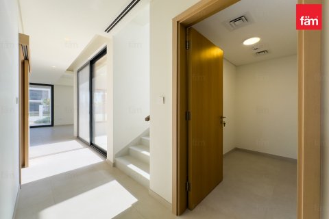 Villa en Dubai, 4 dormitorios, 447.9 m², № 93382 - foto 24