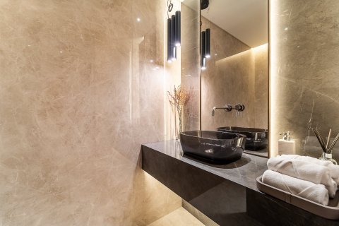 Apartment in ICONIC TOWER in Al Sufouh, Dubai 2 bedrooms, 149 sq.m. № 97345 - photo 17