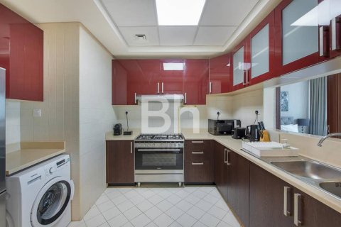 Apartment in Dubai Marina, Dubai 2 bedrooms, 139 sq.m. № 25109 - photo 10