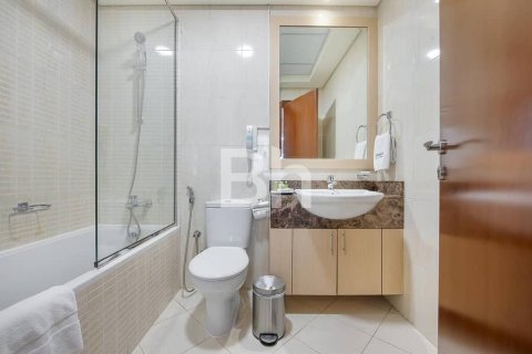Apartment in Dubai Marina, Dubai 2 bedrooms, 139 sq.m. № 25109 - photo 8