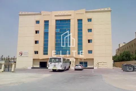 Labor Camp in Dubai Investment Park, Dubai 6802 sq.m. № 38966 - photo 1