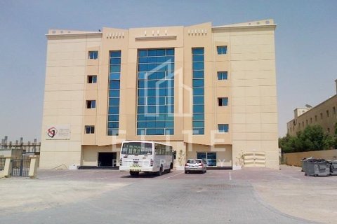 Campo de trabajo en Dubai Investment Park, Dubai, 6802 m², № 38966 - foto 2