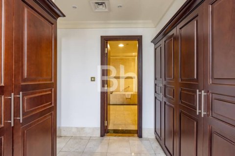 Penthouse in Jumeirah Beach Residence, Dubai 4 bedrooms, 568 sq.m. № 21783 - photo 13