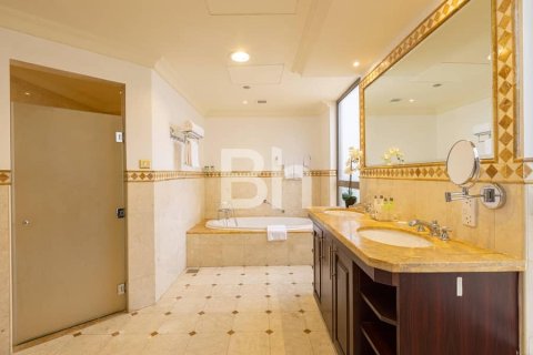 Penthouse in Jumeirah Beach Residence, Dubai 4 bedrooms, 568 sq.m. № 21783 - photo 10